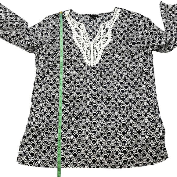 TALBOTS Black White Scalloped Print Crochet Detail Popover Blouse Medium 3/4 - Picture 10 of 11